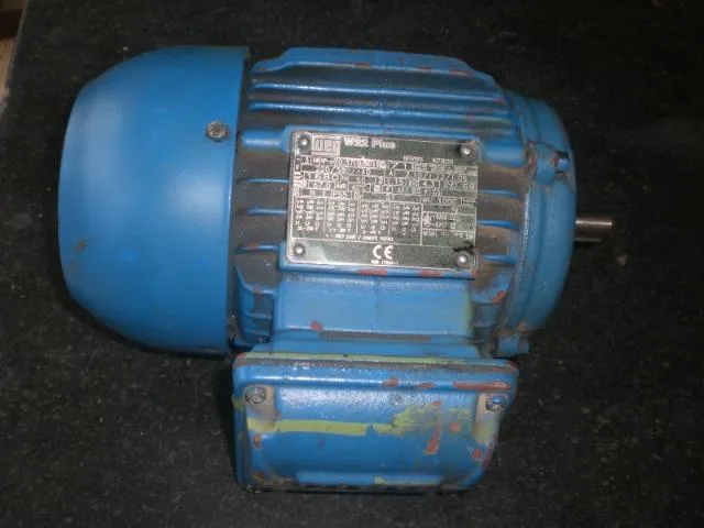 Motor elétrico Weg 0.5 CV 220/380/440v IV polos