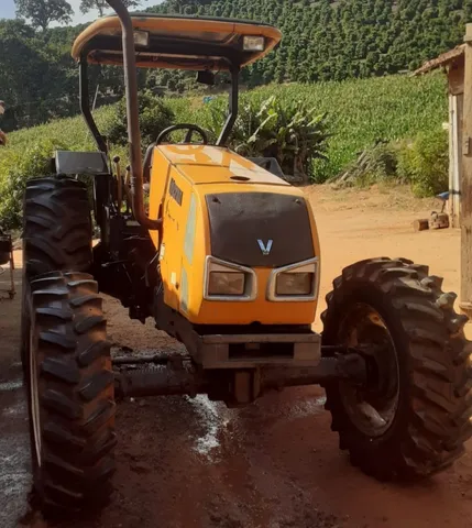 Trator Valtra A750 ano 2011