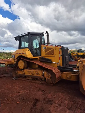 Trator de esteira Caterpillar D5 2020