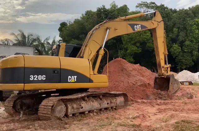 Retro Escavadeira CAT 320c