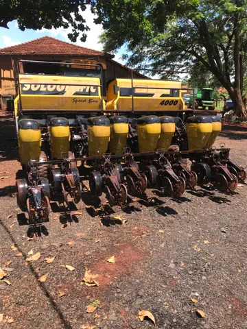 Plantadeira baldan 8 linhas ano 2003