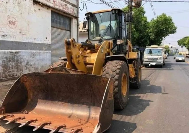 PA Carregadeira Caterpillar 2015