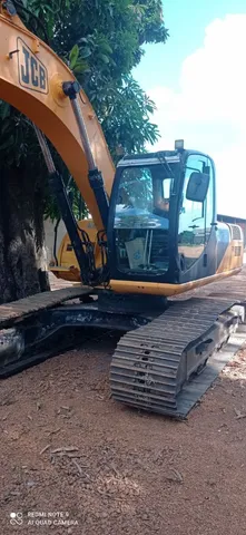 ESCAVADEIRA JCB JS 200 22 TONELADAS 2011
