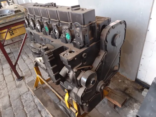 Motor Cummins Serie C novo sem uso.