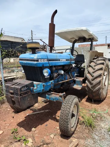 Trator Ford 6610 com comando e contra peso