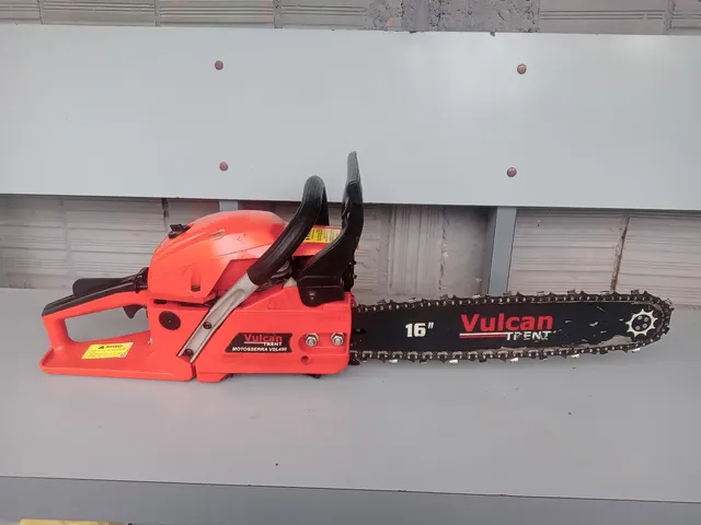 Máquina motosserra 