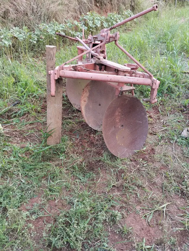 Arado jumil reversível três discos