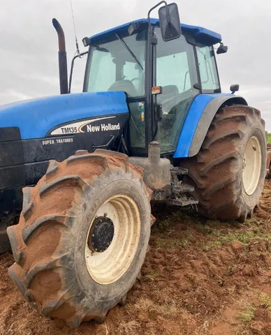 Trator New Holland TM135 ano 2002.