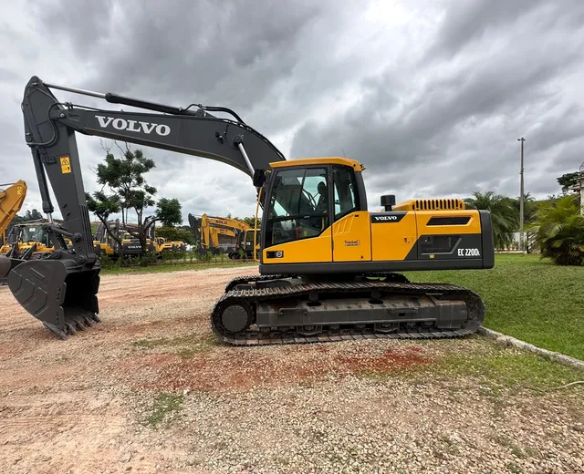 Escavadeira Volvo EC220DL 2020