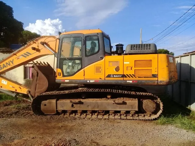 Vendo Pá carregadeira 962G e Escavadeira Sany 215 