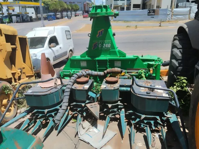 Ensiladera c 240