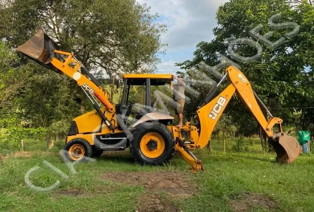 Retroescavadeira Jcb Ano 2011 Único Dono Emplacada
