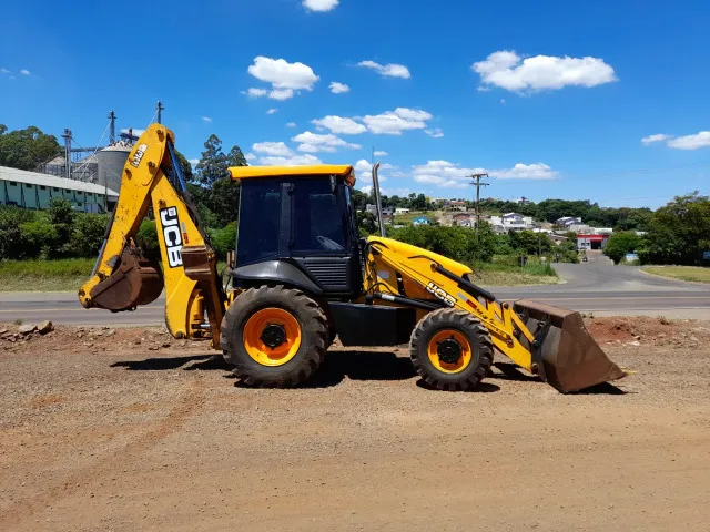 Retro Escavadeira JCB 3c Plus Ano 2014 9.300 horas
