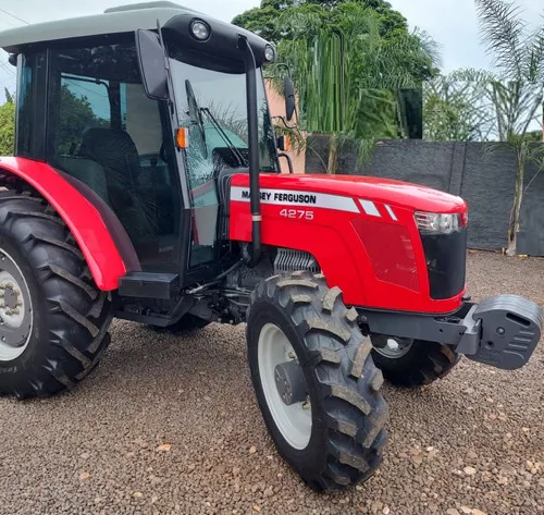 2017 Trator Massey Ferguson 4275 (Entrada de 37 mil)