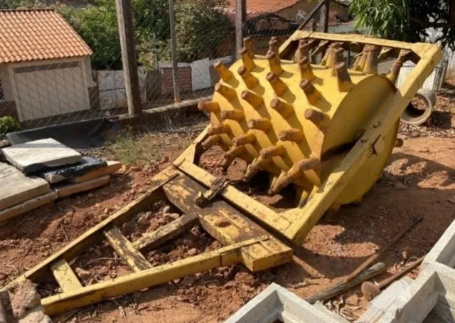 Rolo compactador Pé de Carneiro 