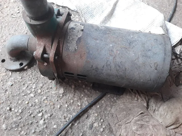 Bomba dagua centrifuga trifase