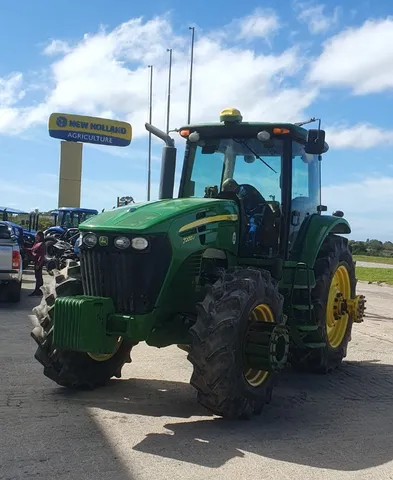 Trator John Deere 7200J ano 2019.