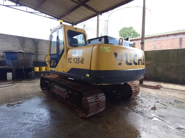 Escavadeira Yuchai YC135-8