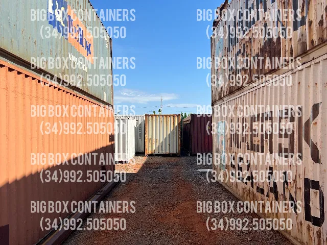 Container 12 metros 40 pes em Uberlandia disponivel no Bairro Verde Vida Novo Mundo