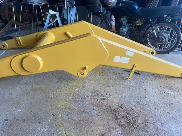 Braço H retroescavadeira CAT 416