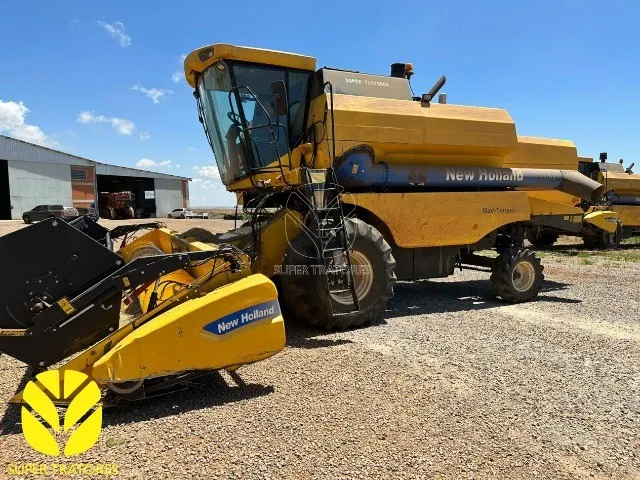 Colheitadeira New Holland TC5070 sojeira ano 2014, C/PL 20 flex.