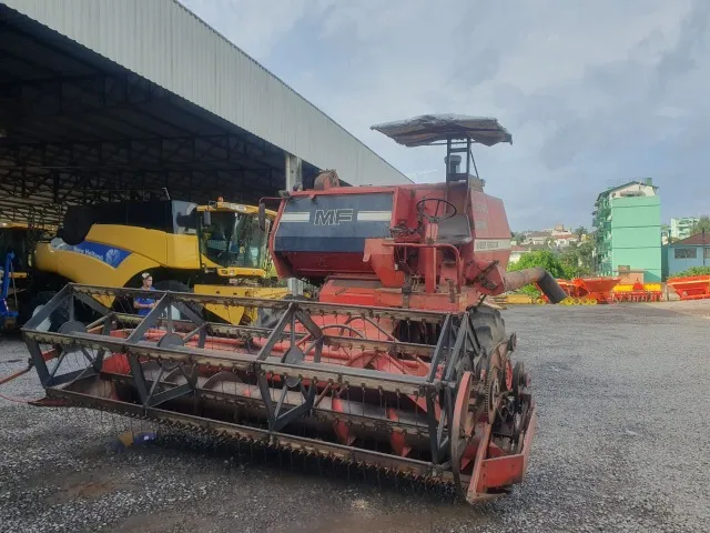 Colheitadeira Arrozeira MF 3640 ano 1995, C/PL de 13 pés rígida.