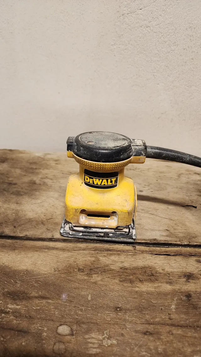 Lixadeira DeWalt