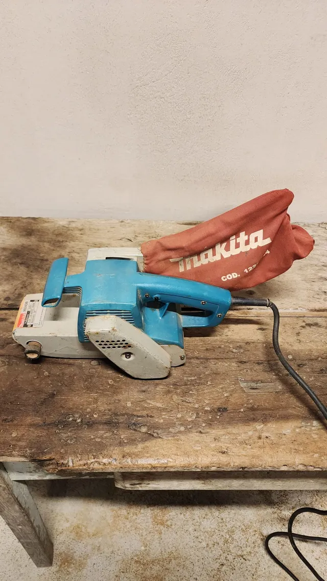 Lixadeira Cinta Makita