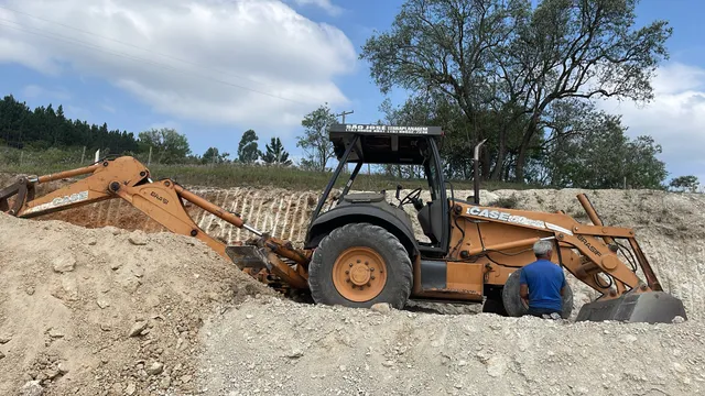 Retroescavadeira case 580M