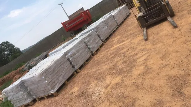 Maquina de bloco nova