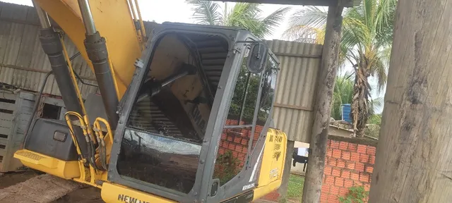 Escavadeira New Holland 175c, ano2016