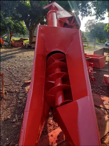 Colhedeira de milho em espigas espigadeira marca Penha