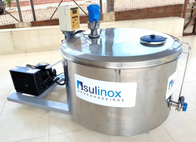 Resfriador de Leite 300 Litros-InoX Tanque 220v Agua-Caldas