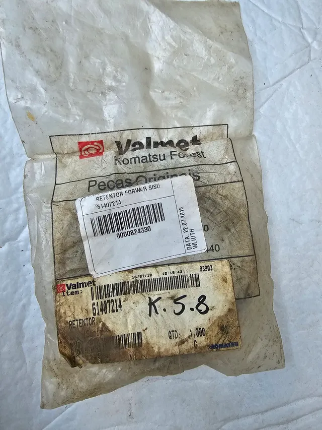 Komatsu valmet retentor ponta Cardan novo original 61407214