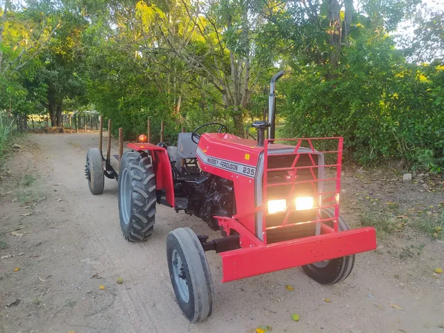 Massey Ferguson 235
