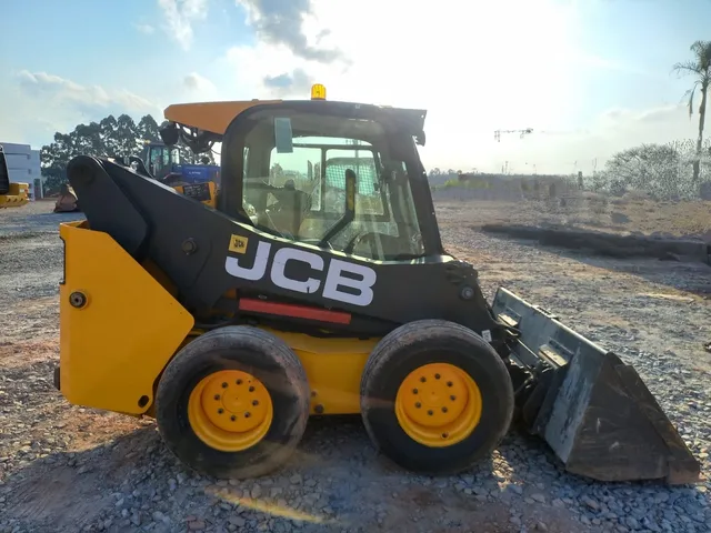 Minicarregadeira JCB 190 ano 2020, com ar condicionado, em SP