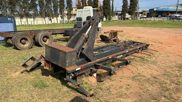 Equipamento Roll On para caminhão caçamba