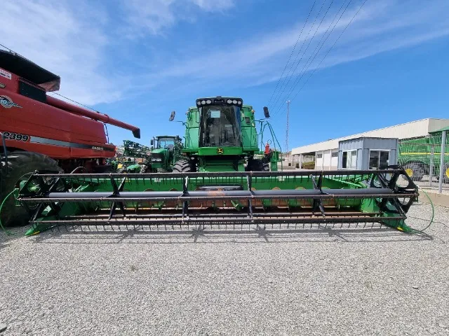 Colheitadeira John Deere 9570 STS, Plataforma de corte 625-25 pés flex. c/ Carro de Transp