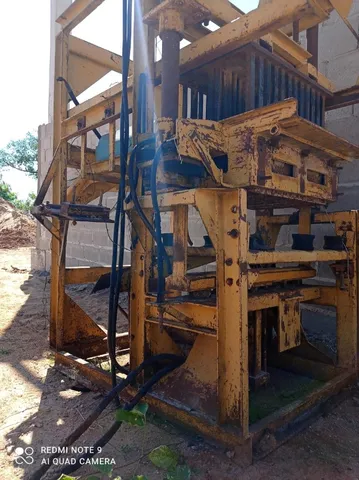 Maquina de bloco de concreto Modelo 4/1000 producao de 4 mil a 5mil blocos de 14x19x39