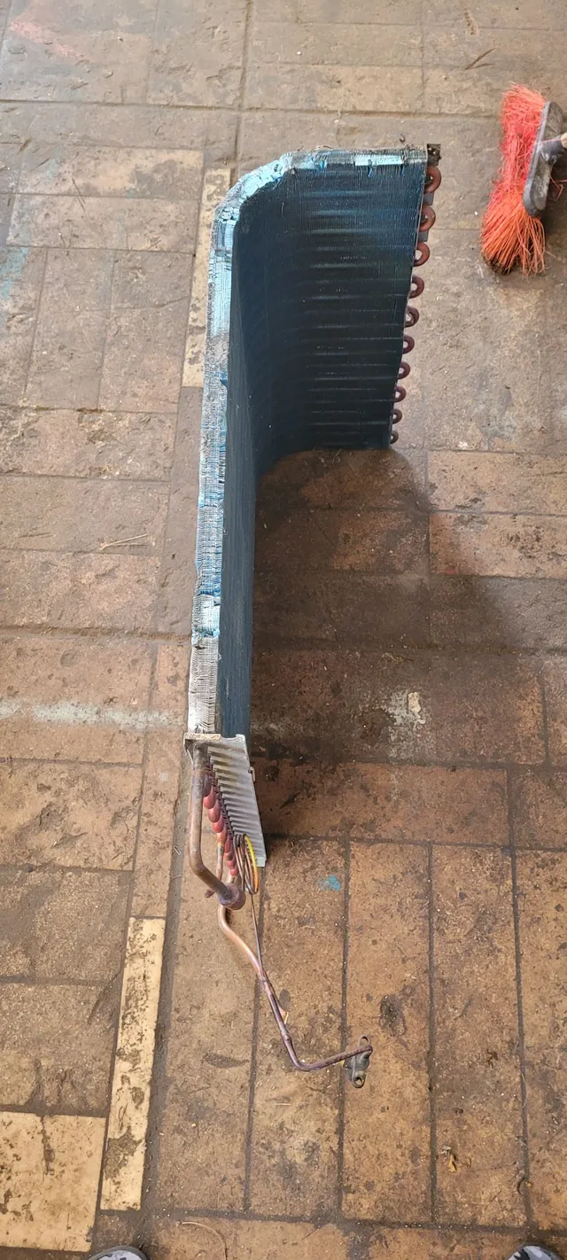 Vende se uma serpentina da sentral de ar EUGIM 18000 BTU