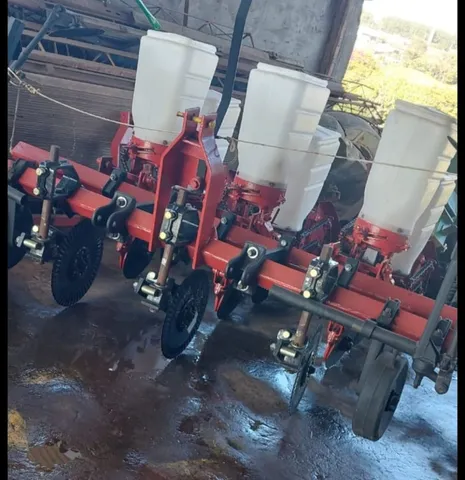 Plantadeira Jumil 3 linhas para trator