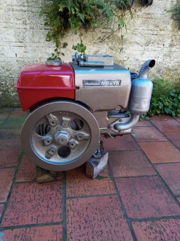 Motor Yanmar modelo NS 75 a Diesel em ótimo estado.