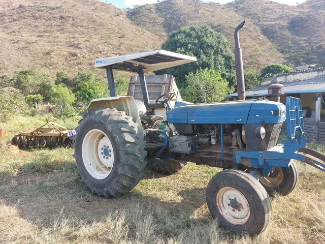 Trator new holland 4X2 Super força 