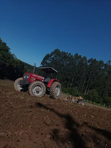 Trator Massey Ferguson 275