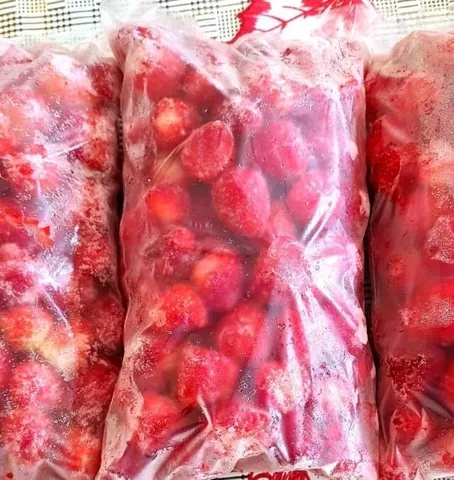Morango congelado disponível para venda