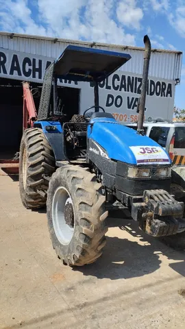 Conjunto Trator New Holland TL 80 com Roçadeira articulada 
